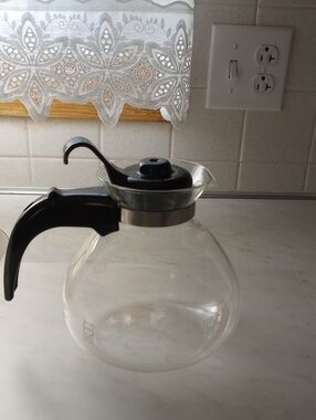Clear Glass Coffee Carafe with Black Handle and Lid.   SCHOTT